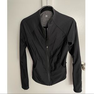 Lululemon Reversible “find your bliss” Jacket size 4